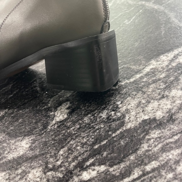 GREY BOOT square toe   like new - Picture 2 of 7